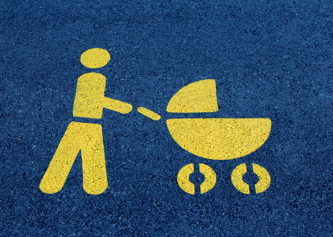 devenez une nounou qualifiée et offrez un environnement sûr et bienveillant aux enfants. découvrez comment commencer votre carrière de nounou dès aujourd'hui.