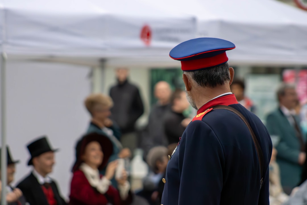 devenez réserviste dans la gendarmerie et contribuez à la sécurité publique tout en développant vos compétences. découvrez les conditions, les missions et les avantages de ce rôle engagé.