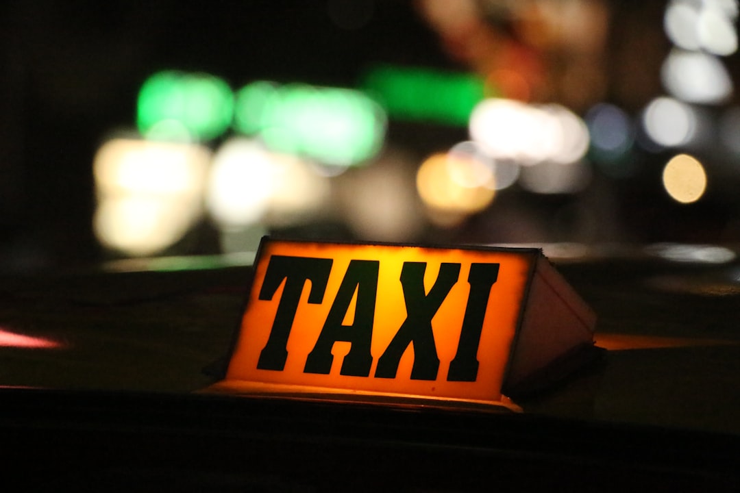 découvrez les étapes essentielles pour devenir chauffeur de taxi, les exigences légales, et les conseils pratiques pour réussir dans cette profession.