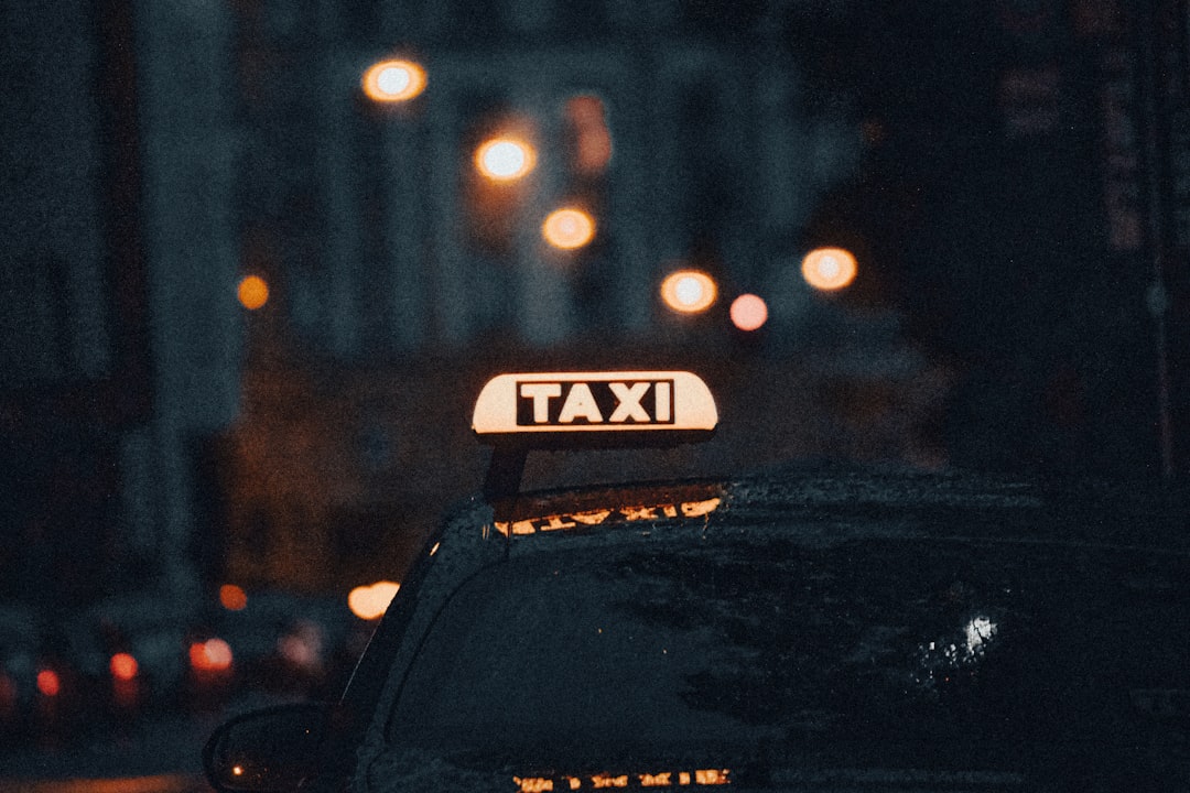 découvrez comment devenir chauffeur de taxi : les étapes, les qualifications nécessaires et les conseils pour réussir dans ce métier passionnant.