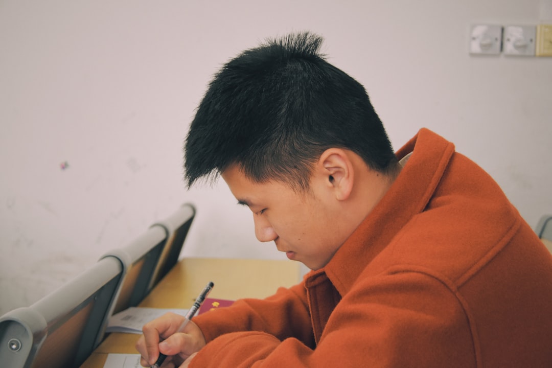 découvrez comment choisir vos études efficacement pour construire un avenir professionnel réussi. conseils pratiques, méthodes et astuces pour bien s'orienter.