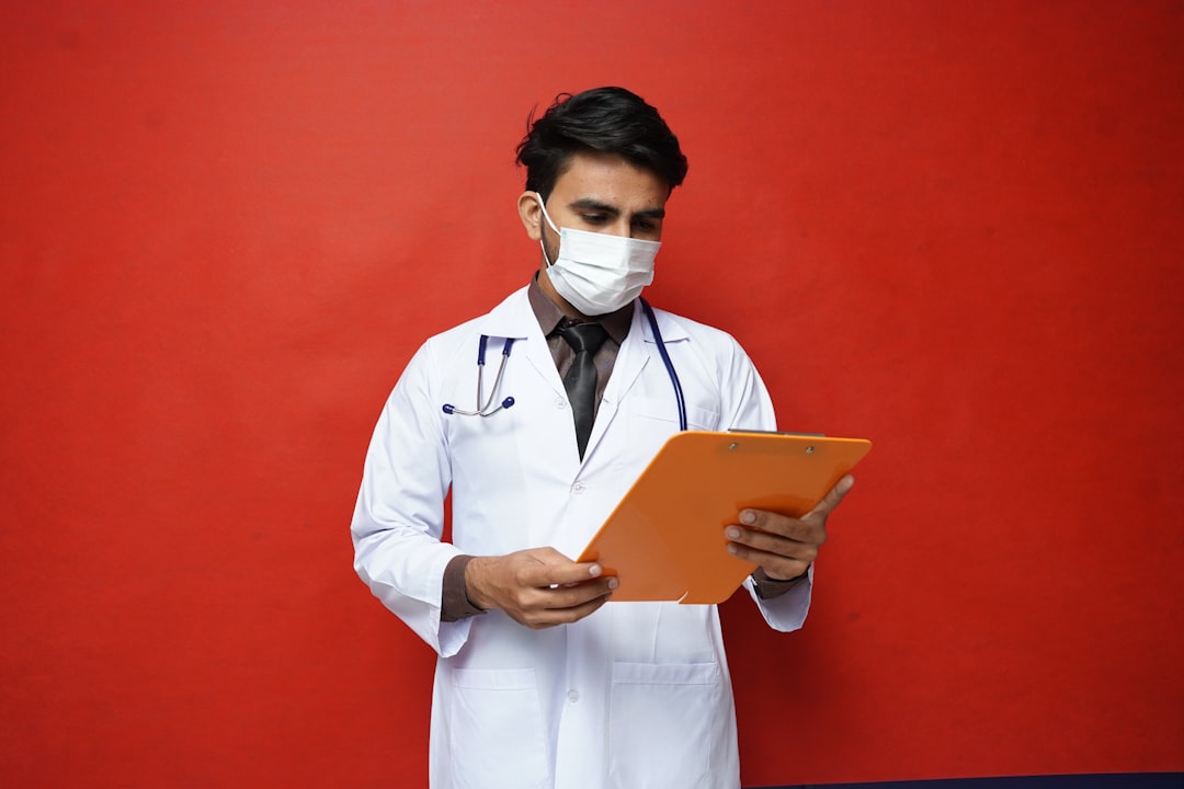 trouvez un dermatologue prĂšs de chez vous pour des conseils, diagnostics et traitements professionnels des maladies de la peau, des cheveux et des ongles. prenez soin de votre peau avec un expert.