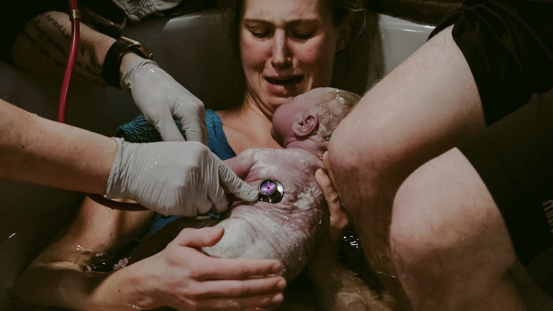 découvrez le rôle essentiel de la doula : accompagnement personnalisé, soutien émotionnel et conseils pratiques avant, pendant et après la naissance. informations et bienfaits d’être accompagnée par une doula.