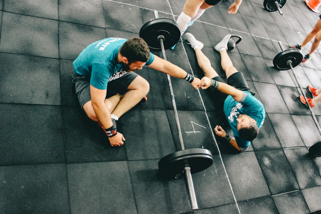 découvrez les conseils et programmes personnalisés d'un coach en fitness pour atteindre vos objectifs de remise en forme, perdre du poids et adopter un mode de vie sain. coaching adapté à tous les niveaux !