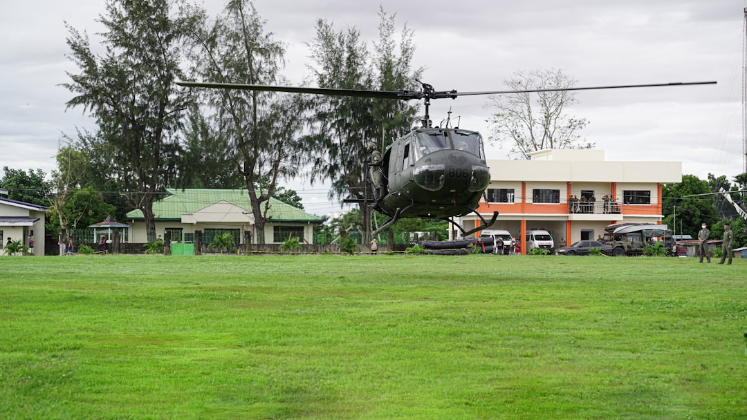 formation de pilote d'hélicoptère : développez vos compétences avec des instructeurs expérimentés et obtenez votre licence professionnelle rapidement et en toute sécurité.