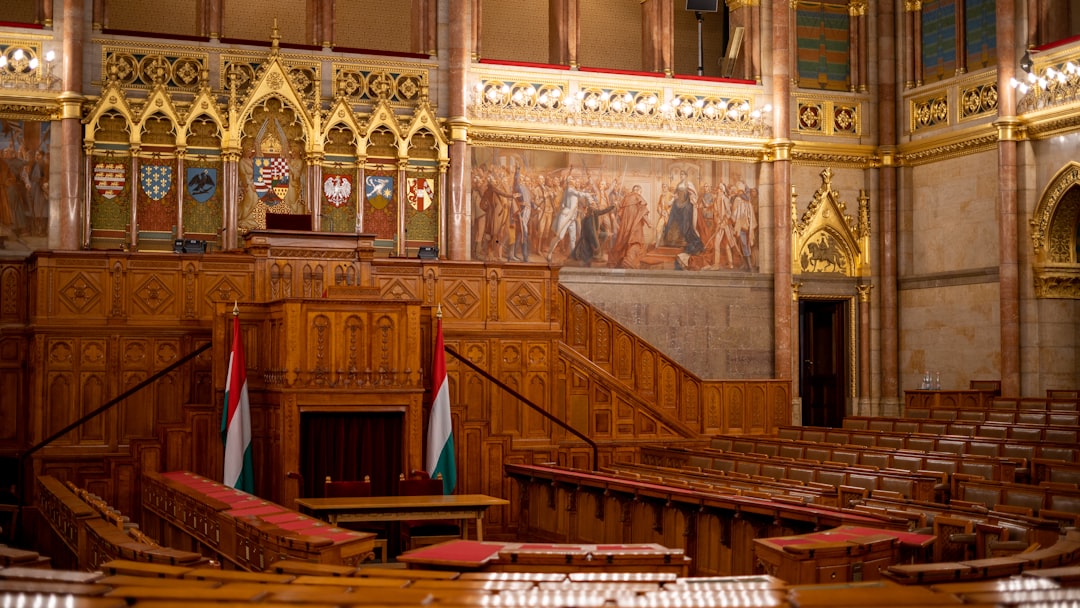 découvrez le rôle et les responsabilités d'un représentant judiciaire, chargé de défendre les intérêts d'une partie devant les tribunaux et d'assurer une représentation juridique efficace.