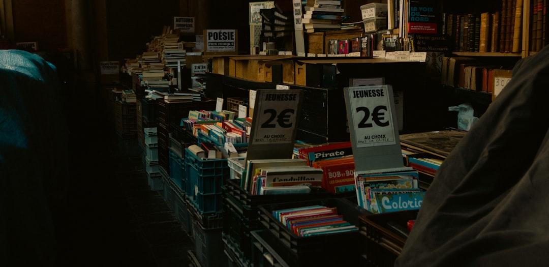 découvrez le métier de librarian : compétences, missions, formation et rôle essentiel des bibliothécaires dans la gestion, la valorisation et l’accès à l’information au sein des bibliothèques.