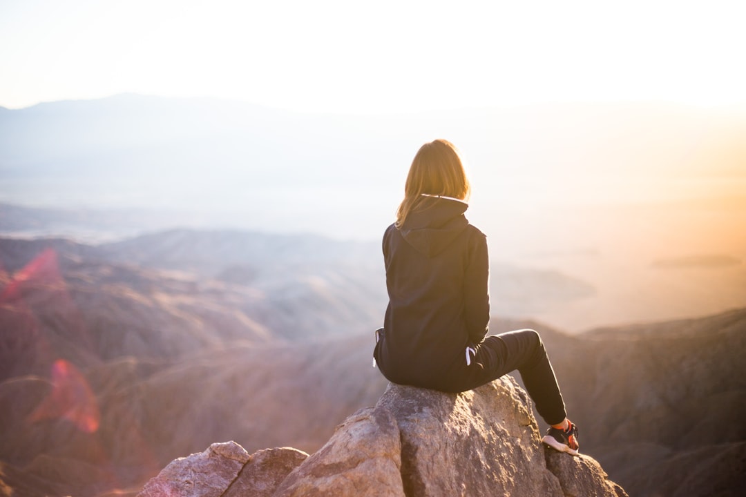 découvrez comment un life coach peut vous aider à atteindre vos objectifs, améliorer votre confiance en vous et transformer votre vie personnelle et professionnelle grâce à un accompagnement sur mesure.