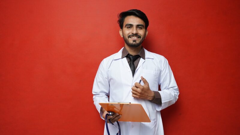 formation secrétaire médicale : développez vos compétences administratives et médicales pour exercer efficacement dans le secteur de la santé.