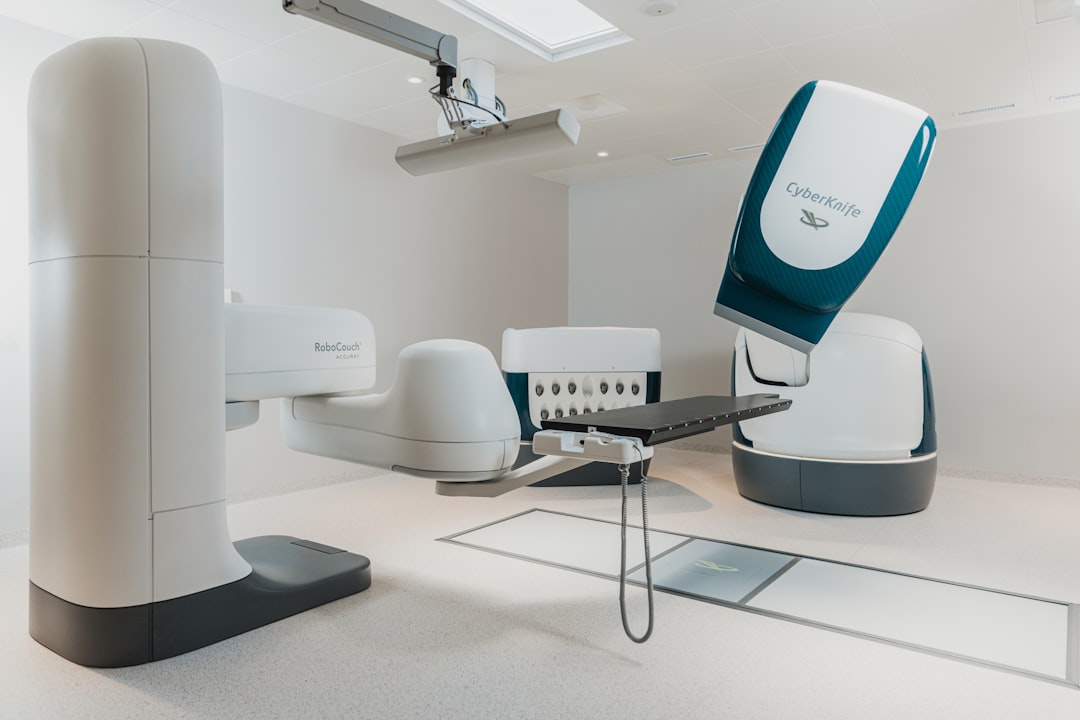 découvrez le rôle essentiel du radiologue dans le diagnostic médical grâce aux technologies d'imagerie avancées pour assurer des soins précis et efficaces.