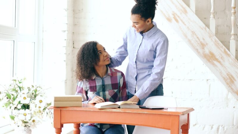 découvrez nos services d’accompagnement étudiant : aide académique, conseils d’orientation, soutien psychologique et ressources pratiques pour réussir tout au long de votre parcours universitaire.