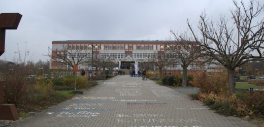 découvrez notre lycée professionnel offrant une formation pratique et spécialisée pour préparer efficacement les étudiants au monde du travail.