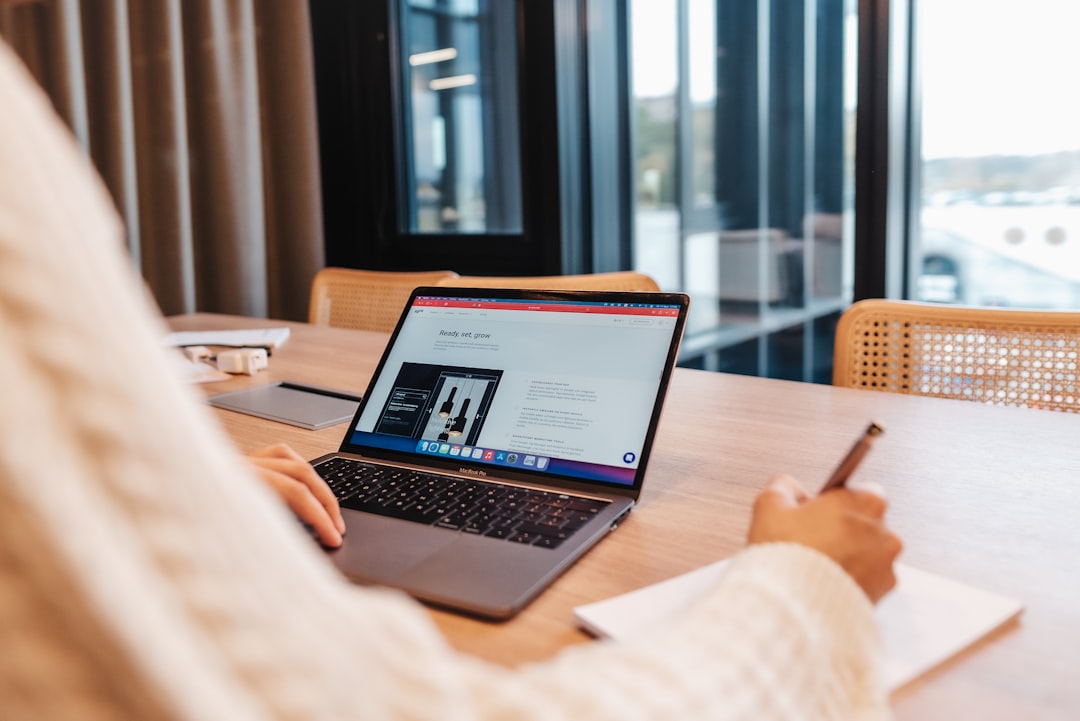 découvrez nos services de web design innovants pour créer un site internet esthétique, fonctionnel et adapté à vos besoins.